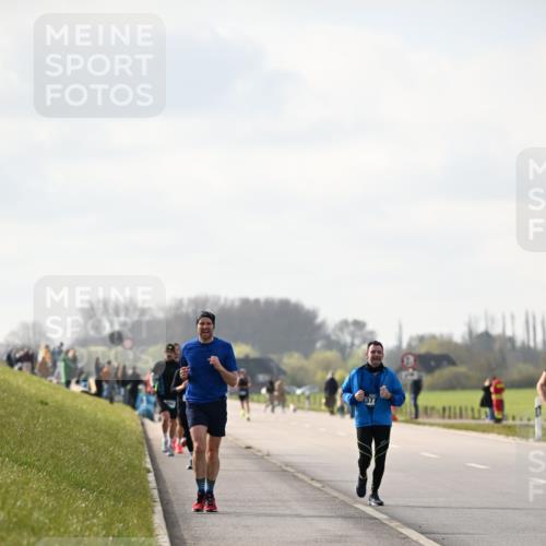 12.04.2026 - 45. Internationalen Wilhelmsburger Insellauf Dr. Thomas Lammeyer http://msf.ph/oto/9440440 12.04.2026 10:05:03 Laufen 377 meine-sportfotos.de