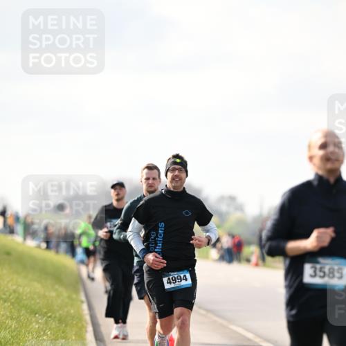 12.04.2026 - 45. Internationalen Wilhelmsburger Insellauf Dr. Thomas Lammeyer http://msf.ph/oto/9440460 12.04.2026 10:05:13 Laufen 4994, 3585 meine-sportfotos.de