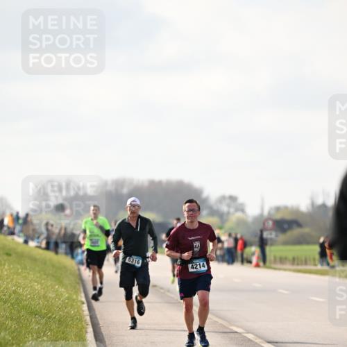12.04.2026 - 45. Internationalen Wilhelmsburger Insellauf Dr. Thomas Lammeyer http://msf.ph/oto/9440498 12.04.2026 10:05:19 Laufen 5316, 4214 meine-sportfotos.de