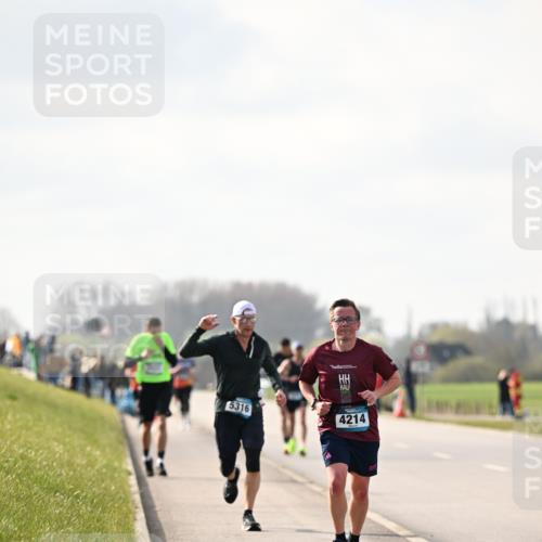 12.04.2026 - 45. Internationalen Wilhelmsburger Insellauf Dr. Thomas Lammeyer http://msf.ph/oto/9440505 12.04.2026 10:05:20 Laufen 5316, 4214 meine-sportfotos.de