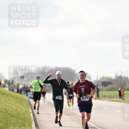 12.04.2026 - 45. Internationalen Wilhelmsburger Insellauf Dr. Thomas Lammeyer http://msf.ph/oto/9440506 12.04.2026 10:05:20 Laufen 5316, 4214 meine-sportfotos.de
