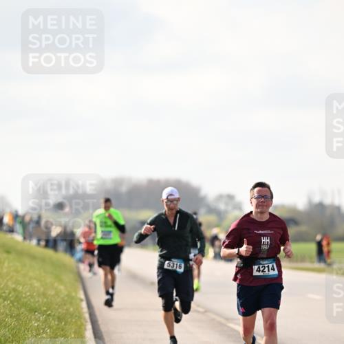 12.04.2026 - 45. Internationalen Wilhelmsburger Insellauf Dr. Thomas Lammeyer http://msf.ph/oto/9440513 12.04.2026 10:05:21 Laufen 5316, 4214 meine-sportfotos.de