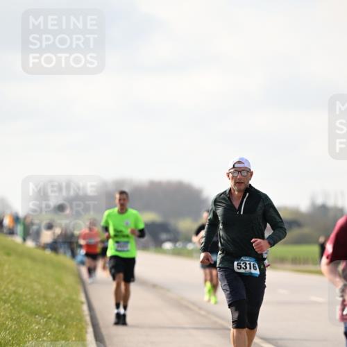12.04.2026 - 45. Internationalen Wilhelmsburger Insellauf Dr. Thomas Lammeyer http://msf.ph/oto/9440525 12.04.2026 10:05:23 Laufen 5316 meine-sportfotos.de