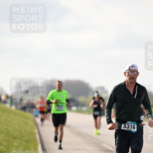 12.04.2026 - 45. Internationalen Wilhelmsburger Insellauf Dr. Thomas Lammeyer http://msf.ph/oto/9440534 12.04.2026 10:05:24 Laufen 5316 meine-sportfotos.de