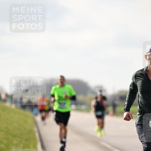 12.04.2026 - 45. Internationalen Wilhelmsburger Insellauf Dr. Thomas Lammeyer http://msf.ph/oto/9440541 12.04.2026 10:05:25 Laufen  meine-sportfotos.de