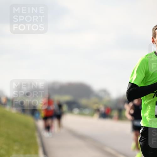 12.04.2026 - 45. Internationalen Wilhelmsburger Insellauf Dr. Thomas Lammeyer http://msf.ph/oto/9440573 12.04.2026 10:05:30 Laufen  meine-sportfotos.de