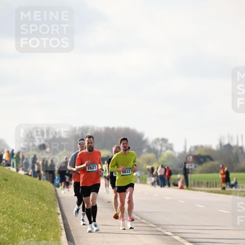 12.04.2026 - 45. Internationalen Wilhelmsburger Insellauf Dr. Thomas Lammeyer http://msf.ph/oto/9440600 12.04.2026 10:05:35 Laufen 2627, 5, 5833 meine-sportfotos.de