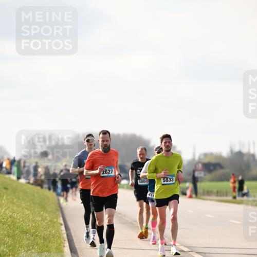 12.04.2026 - 45. Internationalen Wilhelmsburger Insellauf Dr. Thomas Lammeyer http://msf.ph/oto/9440614 12.04.2026 10:05:37 Laufen 2627, 5804, 5833, 414 meine-sportfotos.de