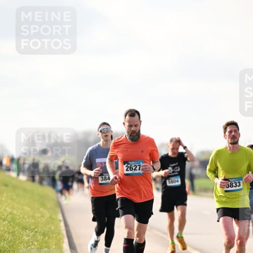 12.04.2026 - 45. Internationalen Wilhelmsburger Insellauf Dr. Thomas Lammeyer http://msf.ph/oto/9440627 12.04.2026 10:05:39 Laufen 70, 3, 384, 2627, 5804, 5833 meine-sportfotos.de