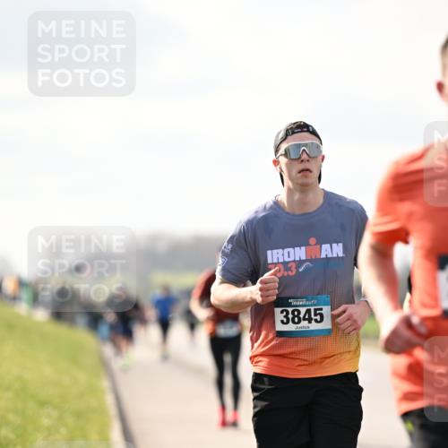 12.04.2026 - 45. Internationalen Wilhelmsburger Insellauf Dr. Thomas Lammeyer http://msf.ph/oto/9440649 12.04.2026 10:05:42 Laufen 0, 3, 45, 3845 meine-sportfotos.de