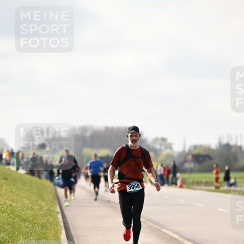 12.04.2026 - 45. Internationalen Wilhelmsburger Insellauf Dr. Thomas Lammeyer http://msf.ph/oto/9440661 12.04.2026 10:05:44 Laufen 3958 meine-sportfotos.de