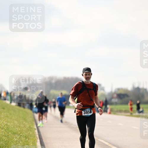 12.04.2026 - 45. Internationalen Wilhelmsburger Insellauf Dr. Thomas Lammeyer http://msf.ph/oto/9440670 12.04.2026 10:05:46 Laufen 3958 meine-sportfotos.de