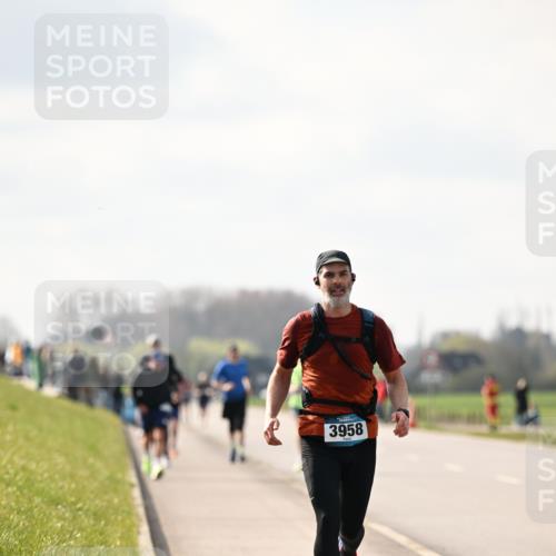 12.04.2026 - 45. Internationalen Wilhelmsburger Insellauf Dr. Thomas Lammeyer http://msf.ph/oto/9440673 12.04.2026 10:05:46 Laufen 3958 meine-sportfotos.de