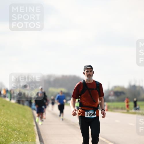 12.04.2026 - 45. Internationalen Wilhelmsburger Insellauf Dr. Thomas Lammeyer http://msf.ph/oto/9440674 12.04.2026 10:05:46 Laufen 3958 meine-sportfotos.de