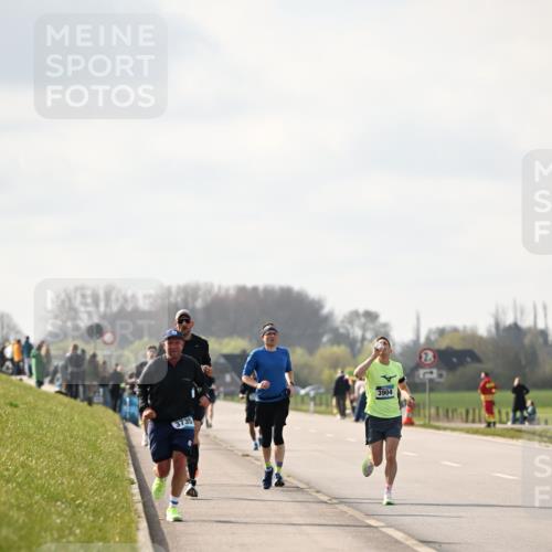 12.04.2026 - 45. Internationalen Wilhelmsburger Insellauf Dr. Thomas Lammeyer http://msf.ph/oto/9440702 12.04.2026 10:05:51 Laufen 3735, 3904 meine-sportfotos.de