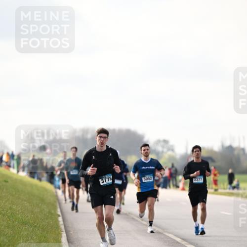 12.04.2026 - 45. Internationalen Wilhelmsburger Insellauf Dr. Thomas Lammeyer http://msf.ph/oto/9440789 12.04.2026 10:06:04 Laufen 3778, 5052, 2377 meine-sportfotos.de