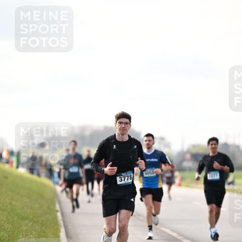 12.04.2026 - 45. Internationalen Wilhelmsburger Insellauf Dr. Thomas Lammeyer http://msf.ph/oto/9440800 12.04.2026 10:06:06 Laufen 3778, 5052, 1577 meine-sportfotos.de