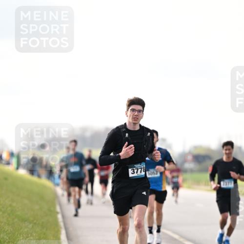 12.04.2026 - 45. Internationalen Wilhelmsburger Insellauf Dr. Thomas Lammeyer http://msf.ph/oto/9440804 12.04.2026 10:06:06 Laufen 3778, 3052, 2577 meine-sportfotos.de