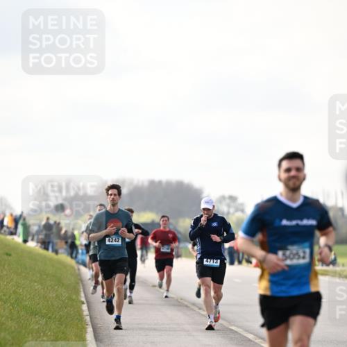 12.04.2026 - 45. Internationalen Wilhelmsburger Insellauf Dr. Thomas Lammeyer http://msf.ph/oto/9440825 12.04.2026 10:06:09 Laufen 4242, 3052, 4713 meine-sportfotos.de