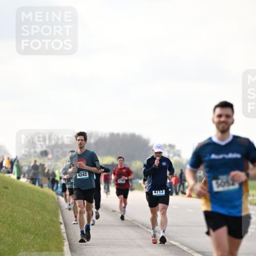 12.04.2026 - 45. Internationalen Wilhelmsburger Insellauf Dr. Thomas Lammeyer http://msf.ph/oto/9440827 12.04.2026 10:06:10 Laufen 4242, 4713, 5052 meine-sportfotos.de