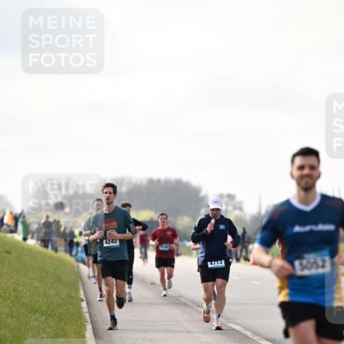 12.04.2026 - 45. Internationalen Wilhelmsburger Insellauf Dr. Thomas Lammeyer http://msf.ph/oto/9440828 12.04.2026 10:06:10 Laufen 4242, 4713, 5052 meine-sportfotos.de