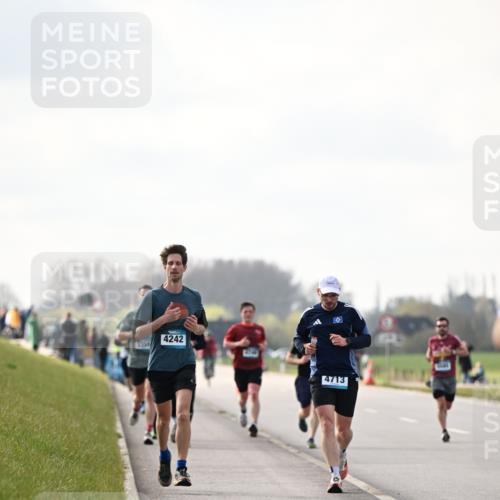 12.04.2026 - 45. Internationalen Wilhelmsburger Insellauf Dr. Thomas Lammeyer http://msf.ph/oto/9440835 12.04.2026 10:06:11 Laufen 4242, 4713 meine-sportfotos.de