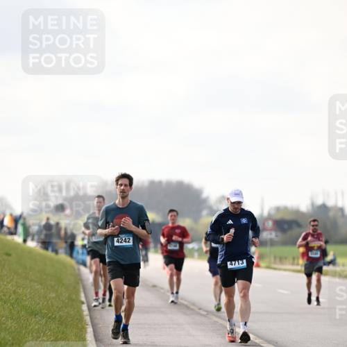 12.04.2026 - 45. Internationalen Wilhelmsburger Insellauf Dr. Thomas Lammeyer http://msf.ph/oto/9440837 12.04.2026 10:06:11 Laufen 4242, 4713 meine-sportfotos.de