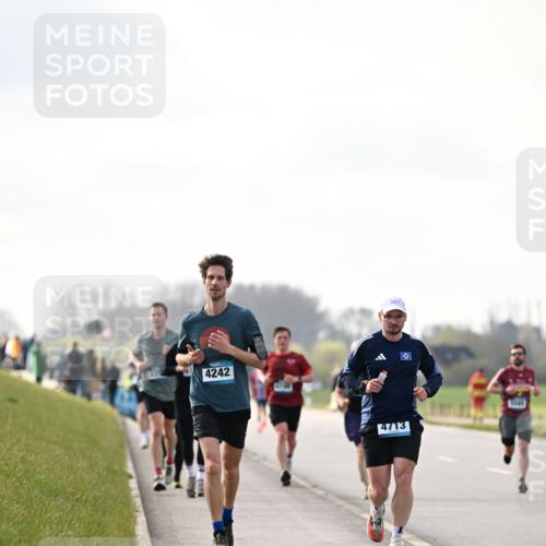 12.04.2026 - 45. Internationalen Wilhelmsburger Insellauf Dr. Thomas Lammeyer http://msf.ph/oto/9440843 12.04.2026 10:06:12 Laufen 4242, 4713 meine-sportfotos.de