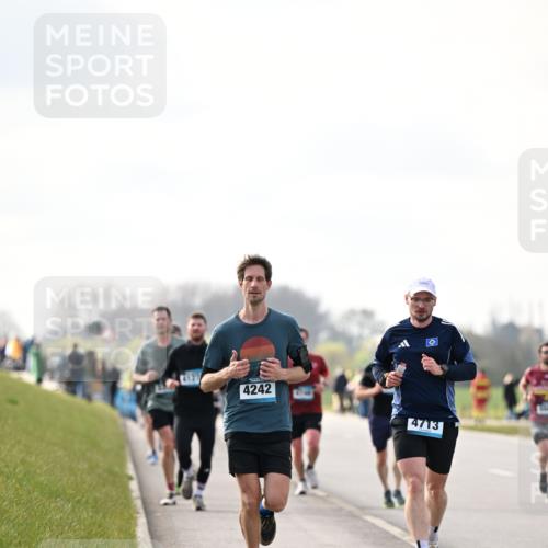 12.04.2026 - 45. Internationalen Wilhelmsburger Insellauf Dr. Thomas Lammeyer http://msf.ph/oto/9440848 12.04.2026 10:06:13 Laufen 4127, 4242, 4713 meine-sportfotos.de