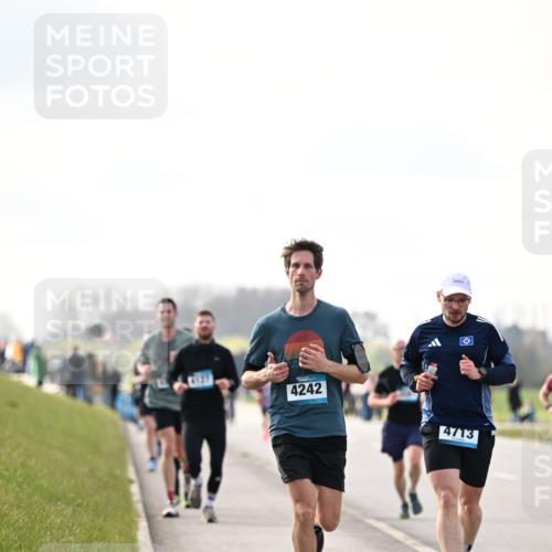 12.04.2026 - 45. Internationalen Wilhelmsburger Insellauf Dr. Thomas Lammeyer http://msf.ph/oto/9440853 12.04.2026 10:06:13 Laufen 4242, 4713 meine-sportfotos.de