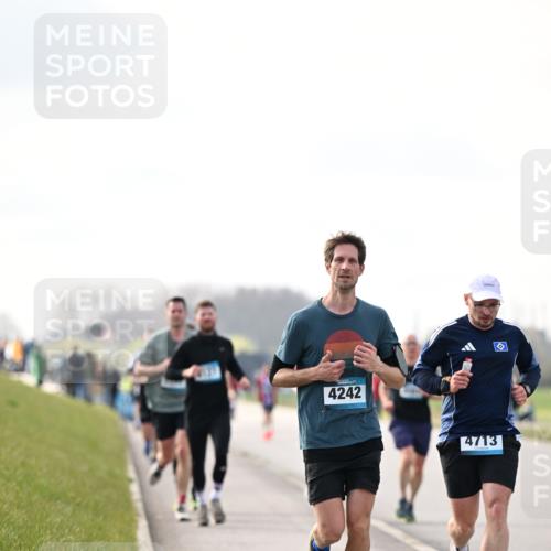 12.04.2026 - 45. Internationalen Wilhelmsburger Insellauf Dr. Thomas Lammeyer http://msf.ph/oto/9440856 12.04.2026 10:06:14 Laufen 4242, 4713 meine-sportfotos.de