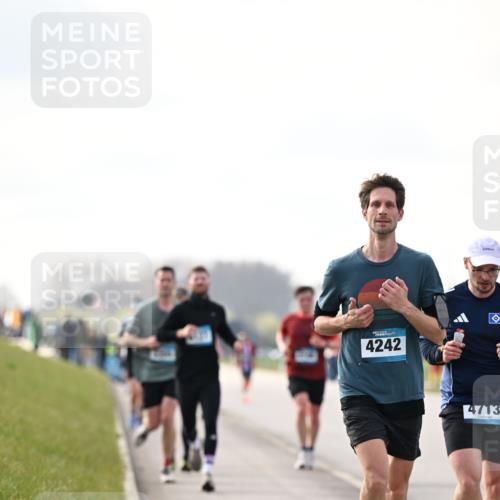 12.04.2026 - 45. Internationalen Wilhelmsburger Insellauf Dr. Thomas Lammeyer http://msf.ph/oto/9440862 12.04.2026 10:06:15 Laufen 4242, 4713 meine-sportfotos.de