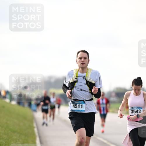 12.04.2026 - 45. Internationalen Wilhelmsburger Insellauf Dr. Thomas Lammeyer http://msf.ph/oto/9440925 12.04.2026 10:06:26 Laufen 4511, 3542 meine-sportfotos.de