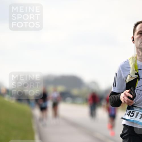 12.04.2026 - 45. Internationalen Wilhelmsburger Insellauf Dr. Thomas Lammeyer http://msf.ph/oto/9440939 12.04.2026 10:06:28 Laufen 4511 meine-sportfotos.de