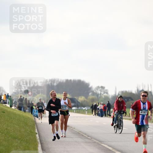 12.04.2026 - 45. Internationalen Wilhelmsburger Insellauf Dr. Thomas Lammeyer http://msf.ph/oto/9440944 12.04.2026 10:06:29 Laufen 4766, 3619, 4163 meine-sportfotos.de