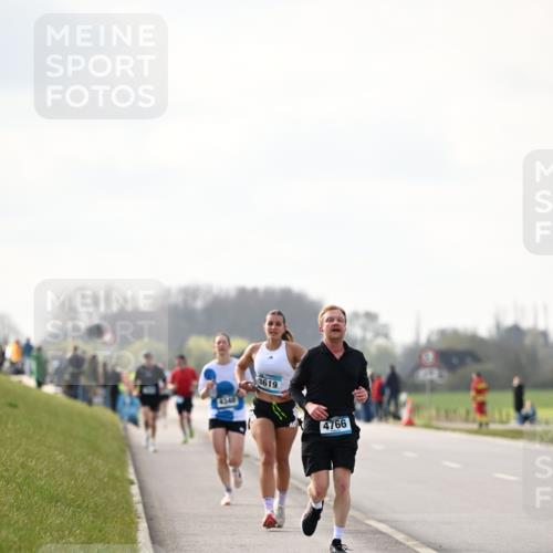 12.04.2026 - 45. Internationalen Wilhelmsburger Insellauf Dr. Thomas Lammeyer http://msf.ph/oto/9440962 12.04.2026 10:06:32 Laufen 4340, 3619, 4766 meine-sportfotos.de