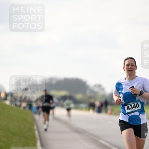 12.04.2026 - 45. Internationalen Wilhelmsburger Insellauf Dr. Thomas Lammeyer http://msf.ph/oto/9441010 12.04.2026 10:06:40 Laufen 4340 meine-sportfotos.de