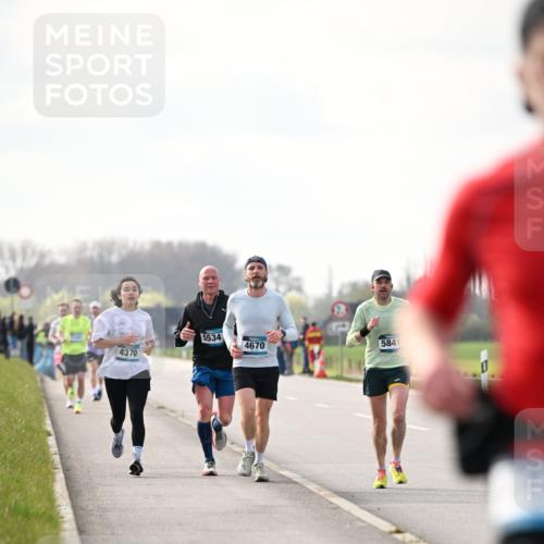 12.04.2026 - 45. Internationalen Wilhelmsburger Insellauf Dr. Thomas Lammeyer http://msf.ph/oto/9441056 12.04.2026 10:06:54 Laufen 4370, 5534, 4670, 5841 meine-sportfotos.de
