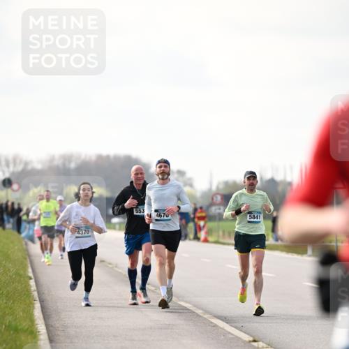 12.04.2026 - 45. Internationalen Wilhelmsburger Insellauf Dr. Thomas Lammeyer http://msf.ph/oto/9441057 12.04.2026 10:06:54 Laufen 4370, 553, 4670, 5841 meine-sportfotos.de