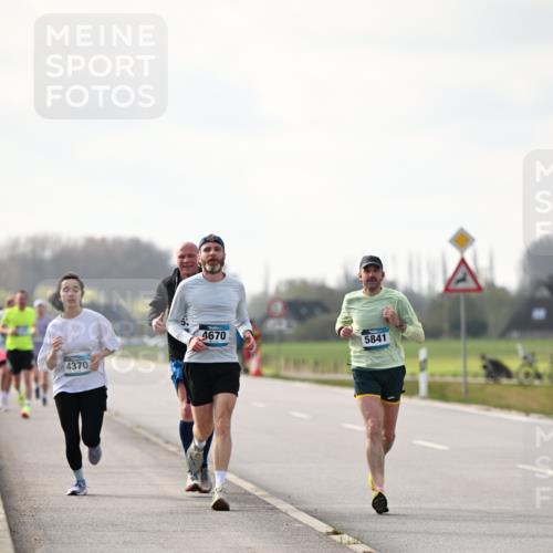 12.04.2026 - 45. Internationalen Wilhelmsburger Insellauf Dr. Thomas Lammeyer http://msf.ph/oto/9441063 12.04.2026 10:06:55 Laufen 4370, 4670, 5841 meine-sportfotos.de