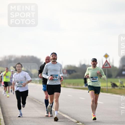 12.04.2026 - 45. Internationalen Wilhelmsburger Insellauf Dr. Thomas Lammeyer http://msf.ph/oto/9441068 12.04.2026 10:06:56 Laufen 570, 5841, 4376 meine-sportfotos.de