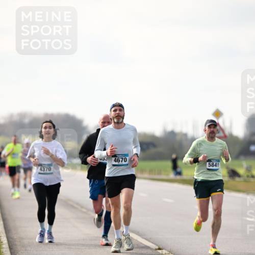 12.04.2026 - 45. Internationalen Wilhelmsburger Insellauf Dr. Thomas Lammeyer http://msf.ph/oto/9441072 12.04.2026 10:06:56 Laufen 4670, 5841, 4370 meine-sportfotos.de