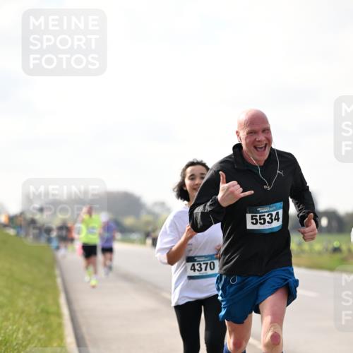 12.04.2026 - 45. Internationalen Wilhelmsburger Insellauf Dr. Thomas Lammeyer http://msf.ph/oto/9441090 12.04.2026 10:07:00 Laufen 4370, 5534 meine-sportfotos.de