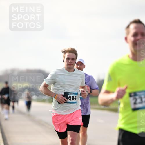 12.04.2026 - 45. Internationalen Wilhelmsburger Insellauf Dr. Thomas Lammeyer http://msf.ph/oto/9441125 12.04.2026 10:07:08 Laufen 584 meine-sportfotos.de