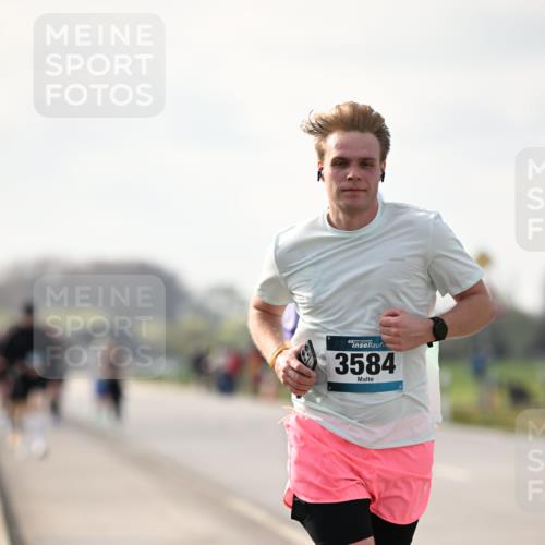 12.04.2026 - 45. Internationalen Wilhelmsburger Insellauf Dr. Thomas Lammeyer http://msf.ph/oto/9441133 12.04.2026 10:07:09 Laufen 45, 3584 meine-sportfotos.de