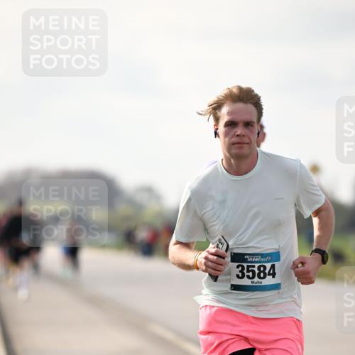 12.04.2026 - 45. Internationalen Wilhelmsburger Insellauf Dr. Thomas Lammeyer http://msf.ph/oto/9441134 12.04.2026 10:07:10 Laufen 3584 meine-sportfotos.de