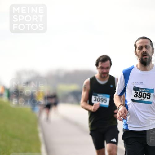 12.04.2026 - 45. Internationalen Wilhelmsburger Insellauf Dr. Thomas Lammeyer http://msf.ph/oto/9441270 12.04.2026 10:07:43 Laufen 3095, 45, 3905 meine-sportfotos.de