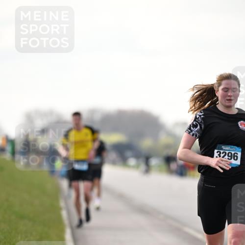 12.04.2026 - 45. Internationalen Wilhelmsburger Insellauf Dr. Thomas Lammeyer http://msf.ph/oto/9441324 12.04.2026 10:07:59 Laufen 3296 meine-sportfotos.de