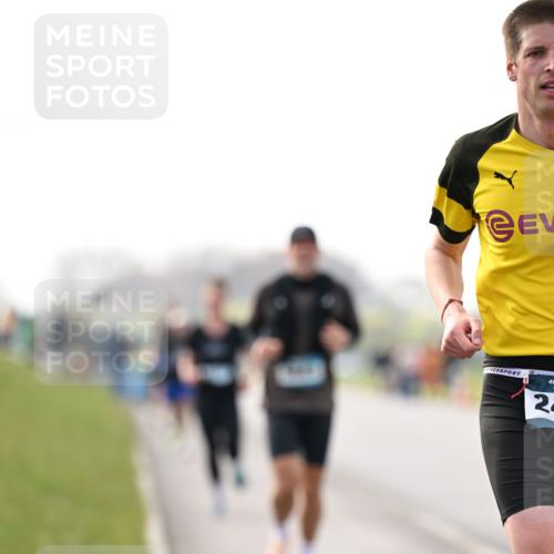 12.04.2026 - 45. Internationalen Wilhelmsburger Insellauf Dr. Thomas Lammeyer http://msf.ph/oto/9441373 12.04.2026 10:08:06 Laufen 45, 24 meine-sportfotos.de