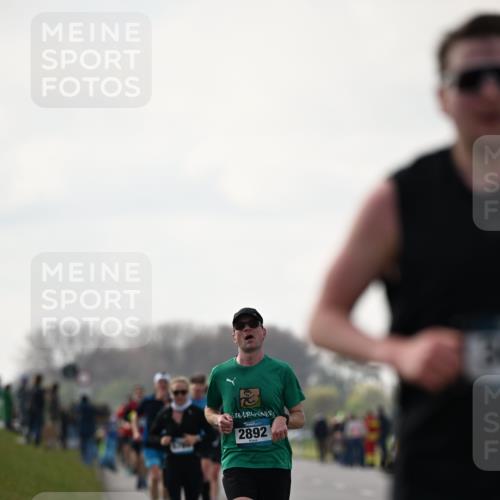 12.04.2026 - 45. Internationalen Wilhelmsburger Insellauf Dr. Thomas Lammeyer http://msf.ph/oto/9441461 12.04.2026 10:08:22 Laufen 2892 meine-sportfotos.de